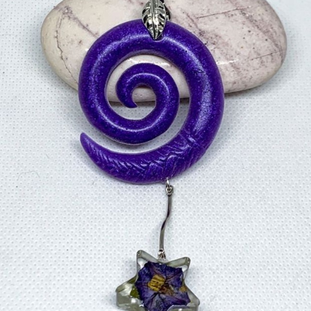 Purple spiral necklace